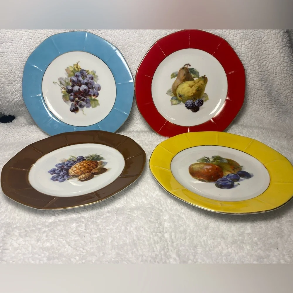 Set: Vintage Early 1900’s Victoria of Czechoslovakia China Gold Rimmed Plates